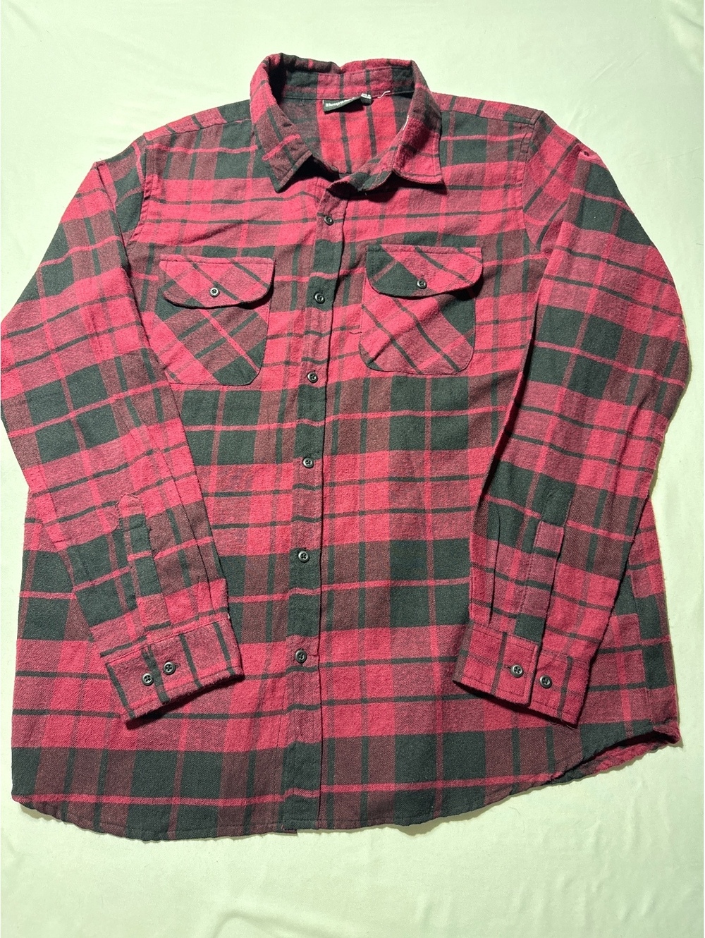 Betty Boop XL Red & Black Plaid Button-Up Shirt - Flannel V-